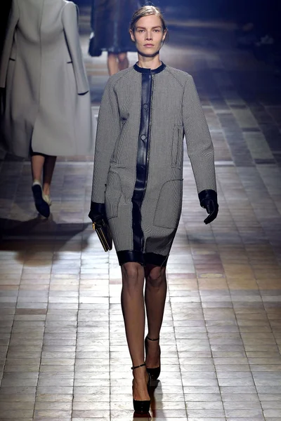 Look 24